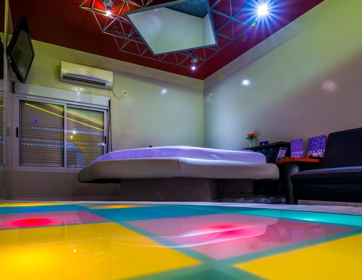 A2 - E Hotel do amor