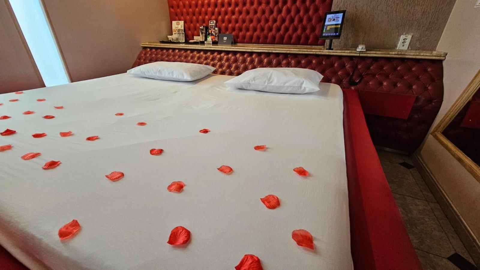 Love hotel A2 - E *